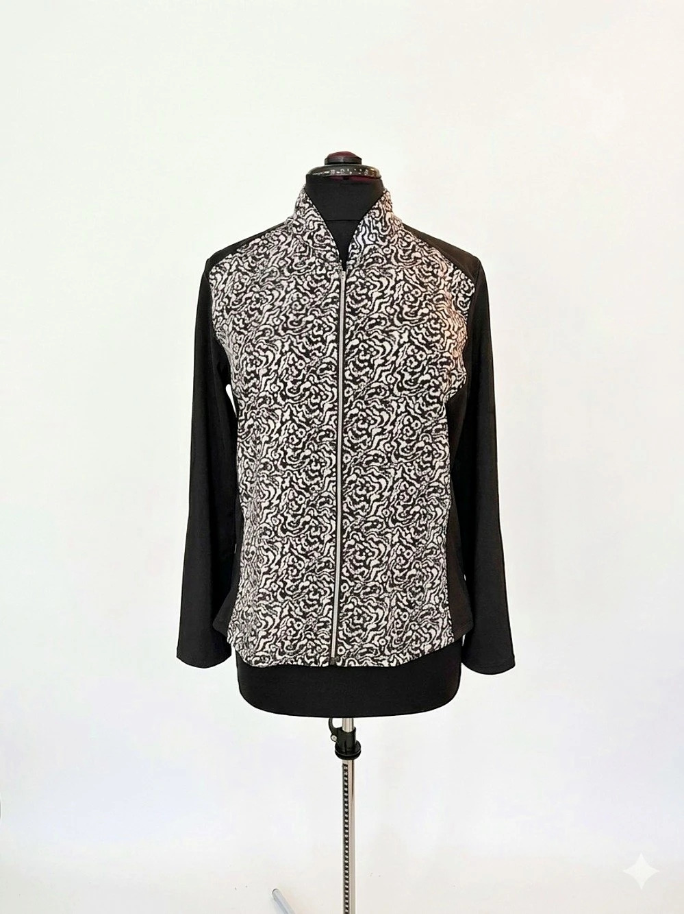 Nivo Sport Talula Abstract Print Full Zip Performance Jacket L